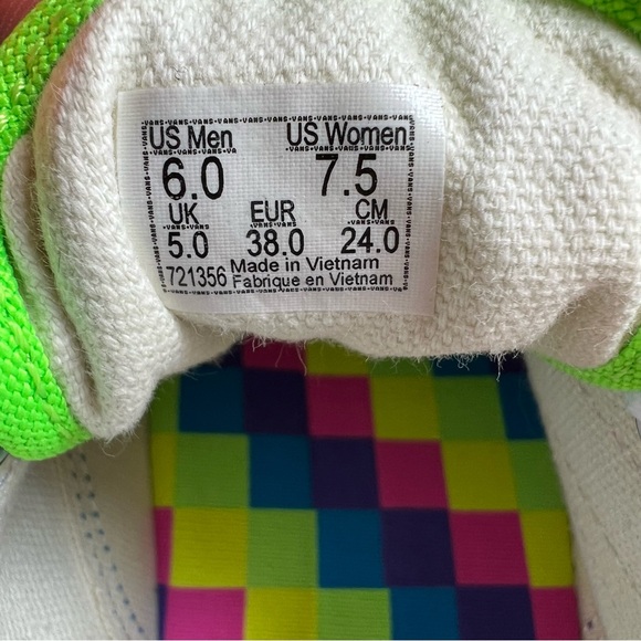 Vans - Picture 8 of 8